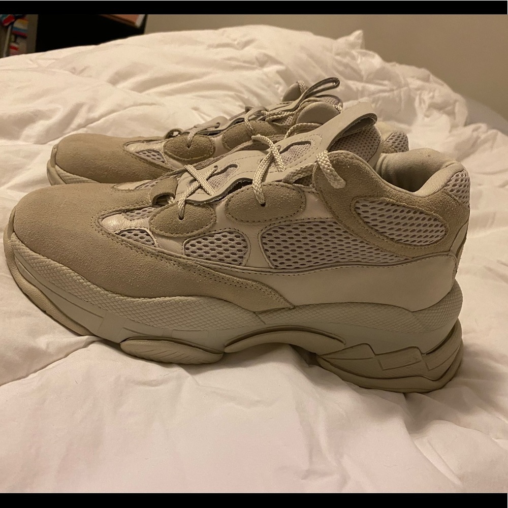 Chunky sneakers